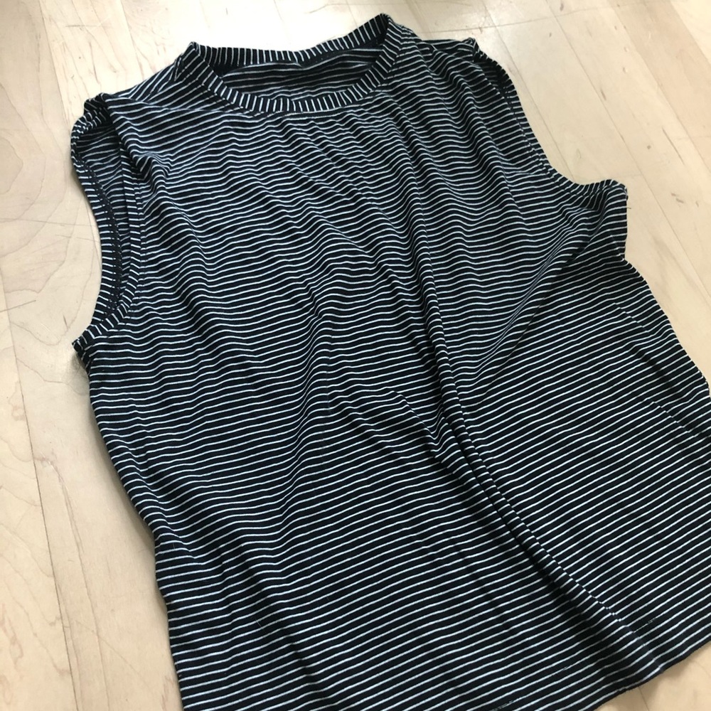 Lululemon Cropped Muscle Tank - small
